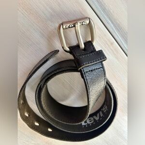 Men’s Black Levi’s Belt with Black Stitching & Silver Buckle: Size: 38/95